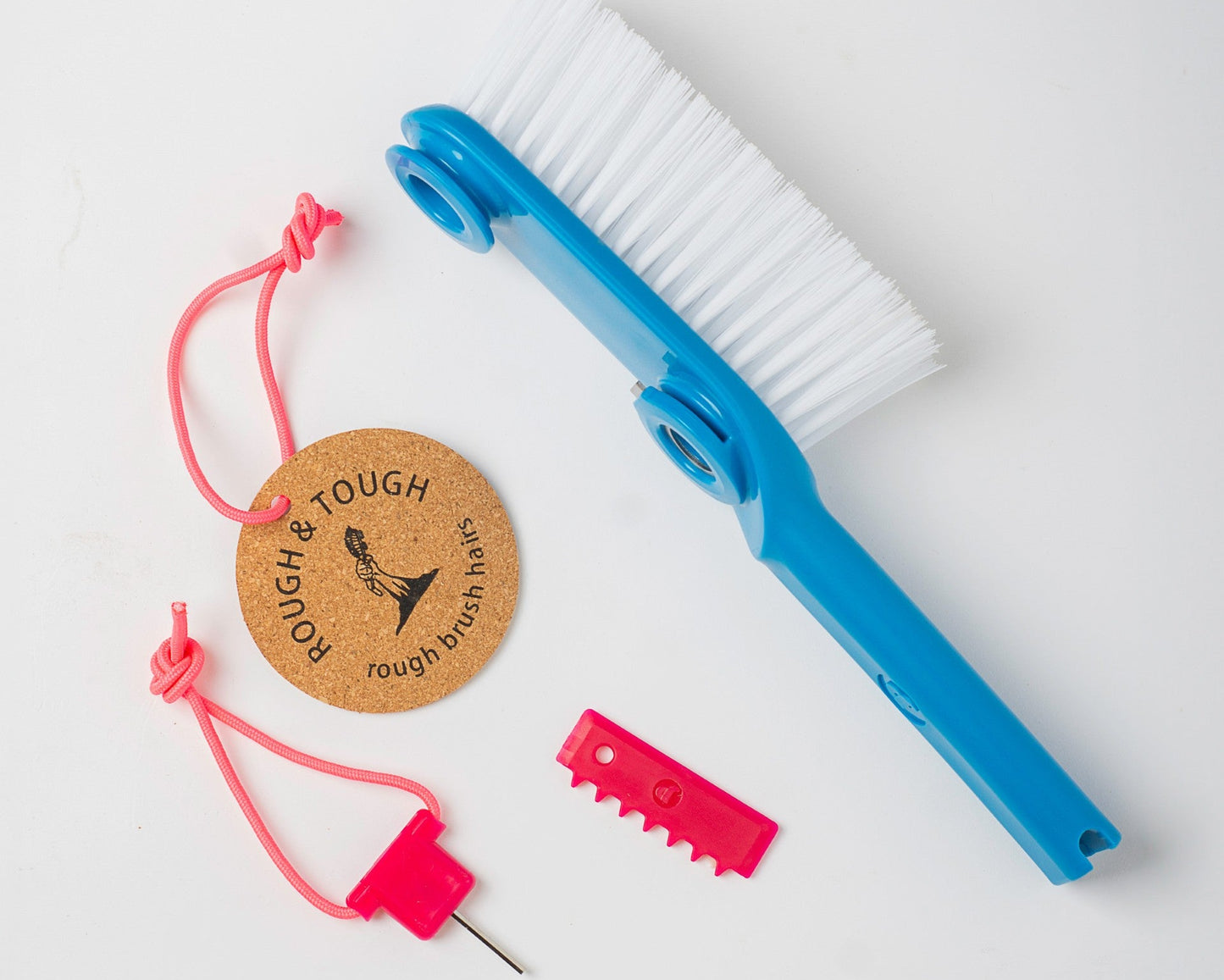 Clean fin surf brush