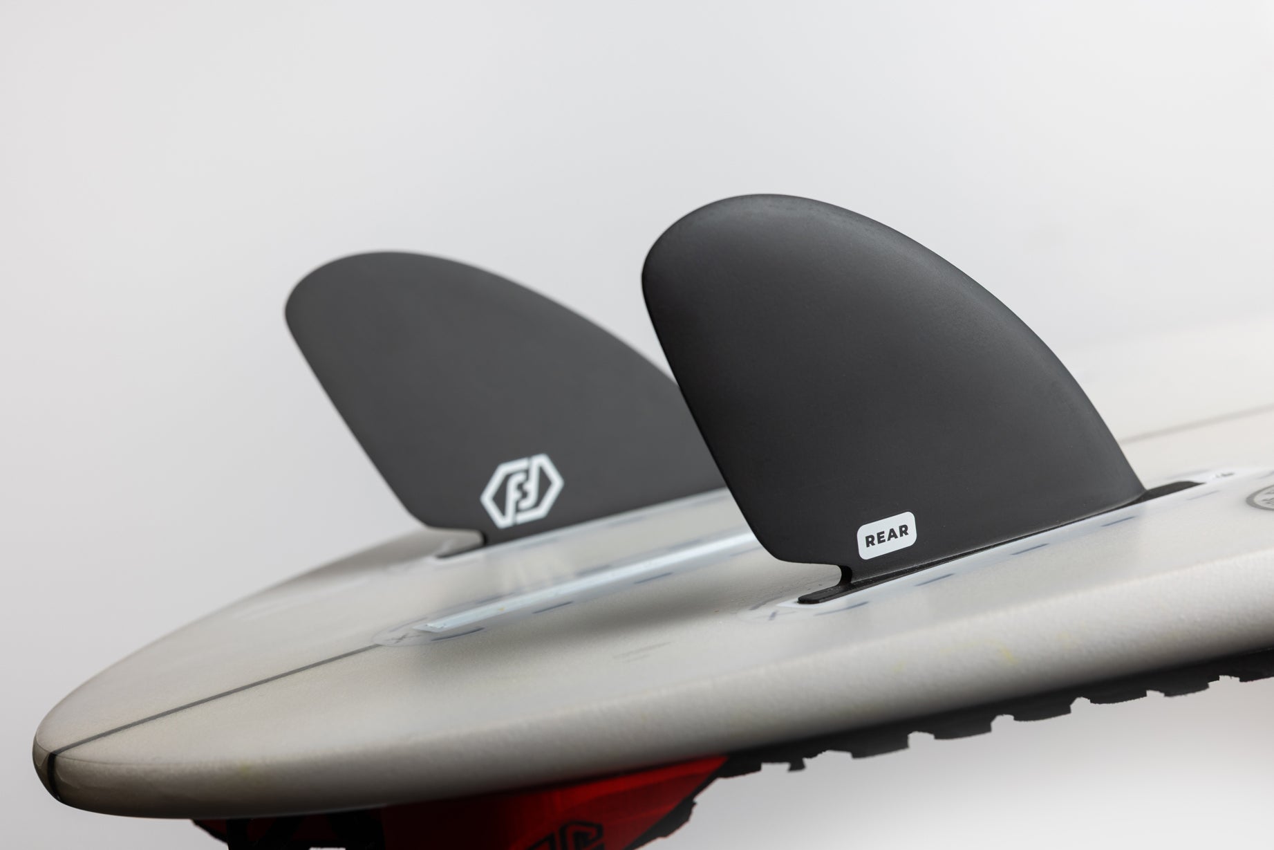 SEMI KEEL QUAD REAR.