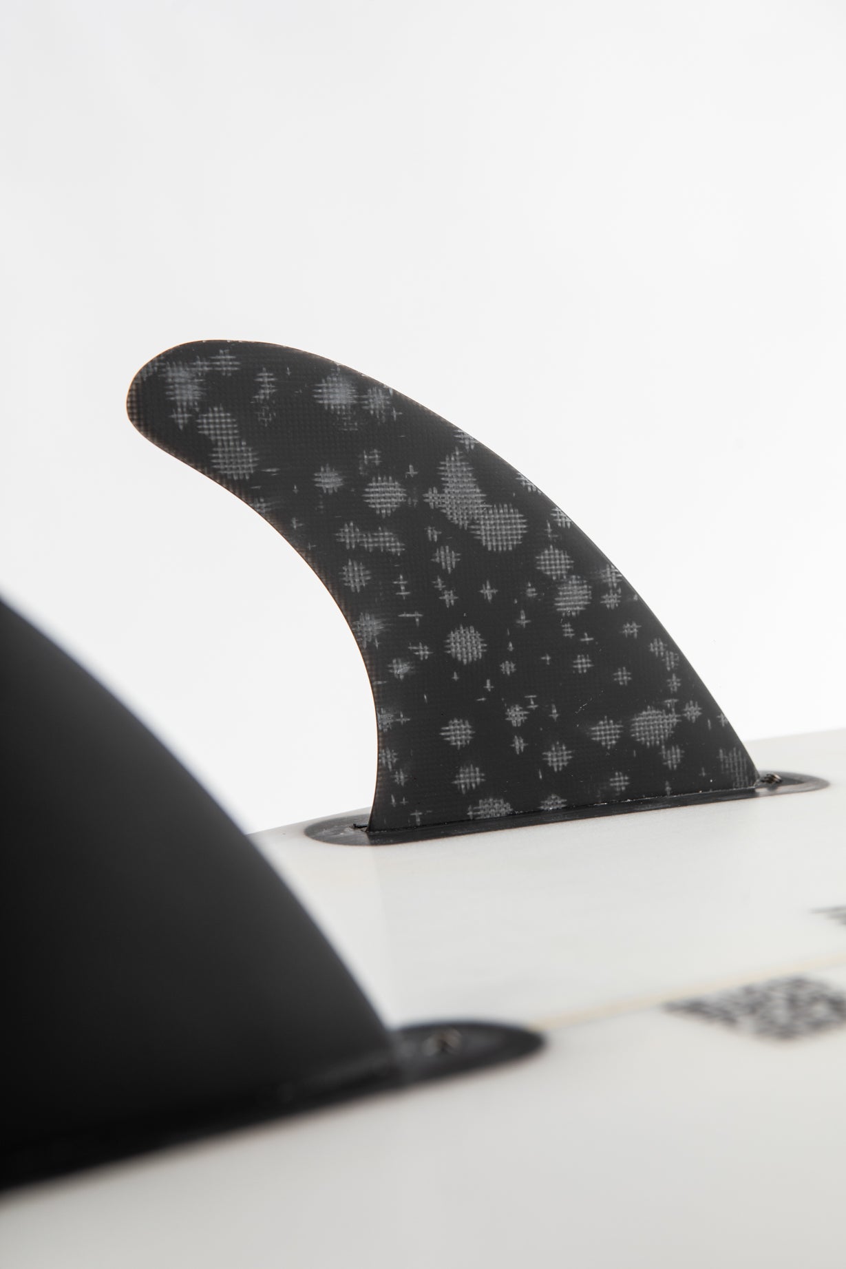 FIBERGLASS SERIES BLACK.