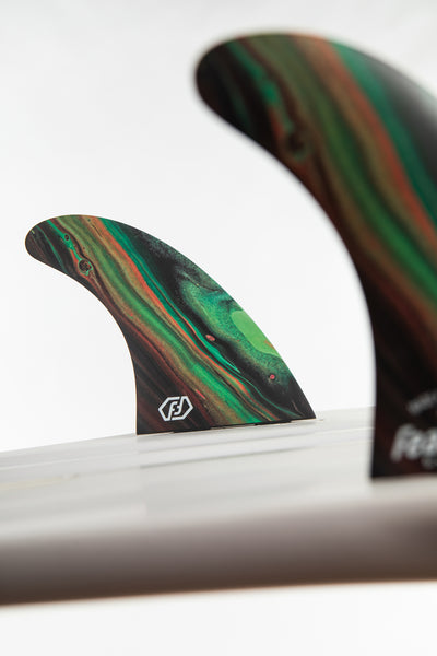 PERFORMANCE TWIN FIN COLOR.