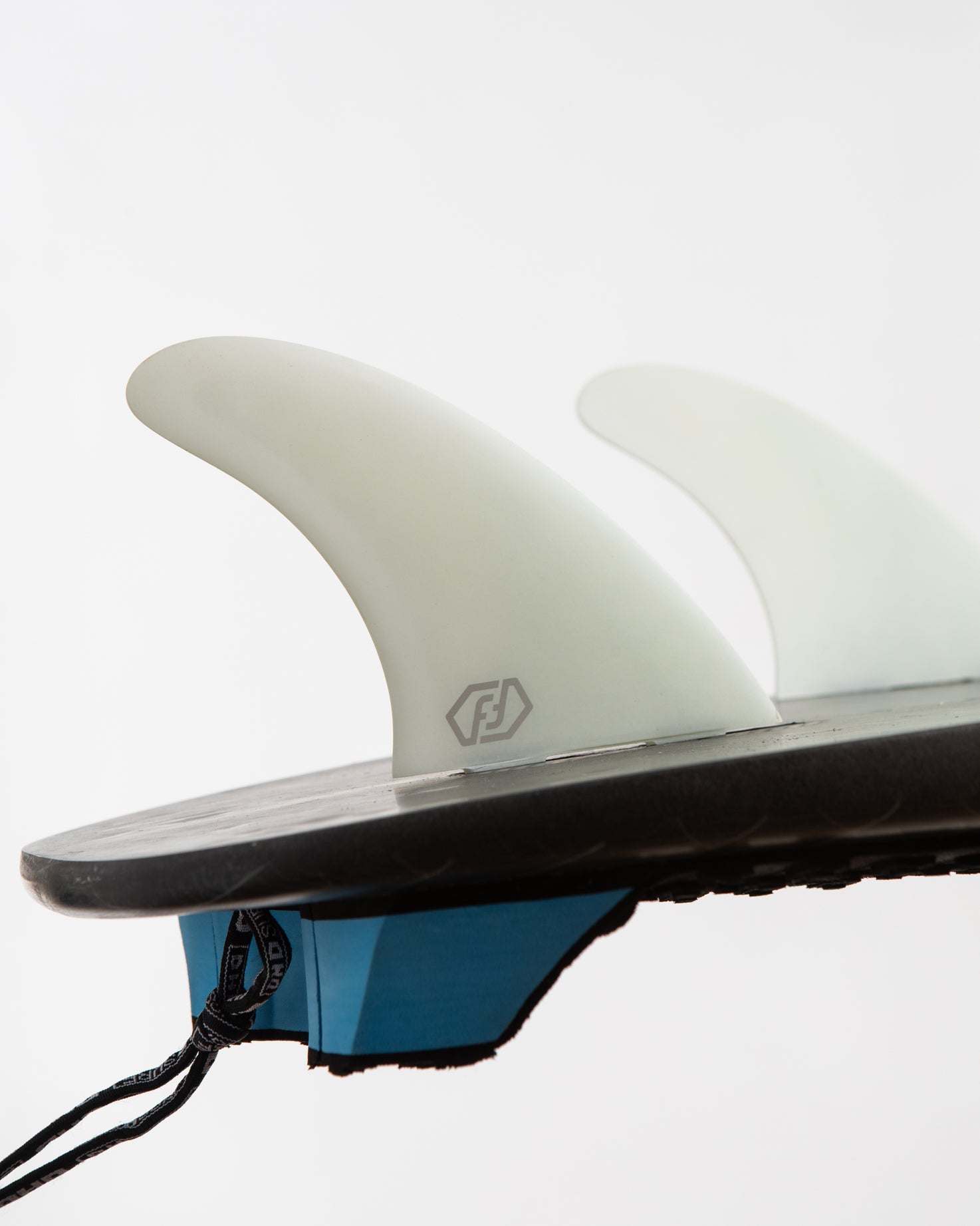 ULTRALIGHT HEXA CORE WHITE.