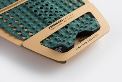 SIGNATURE TRACTION PAD JONATHAN GONZALEZ GREEN.